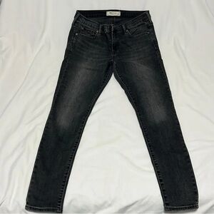 Women's Black “True Skinny” Low Rise 29 Short Jeans